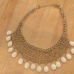 Stone bib ckoker